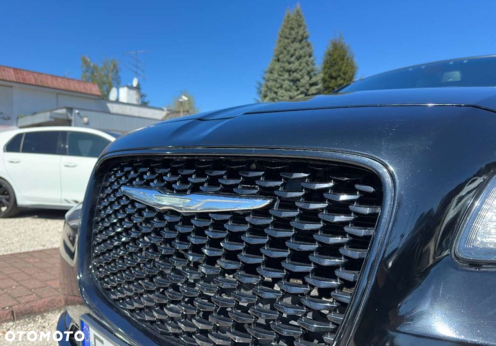 Chrysler 300s - 10