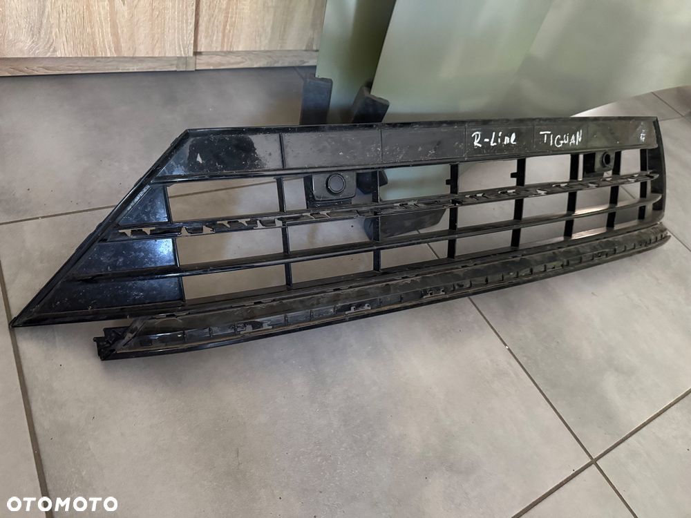 Volkswagen Tiguan 16 r-line kratka zderzaka - 2