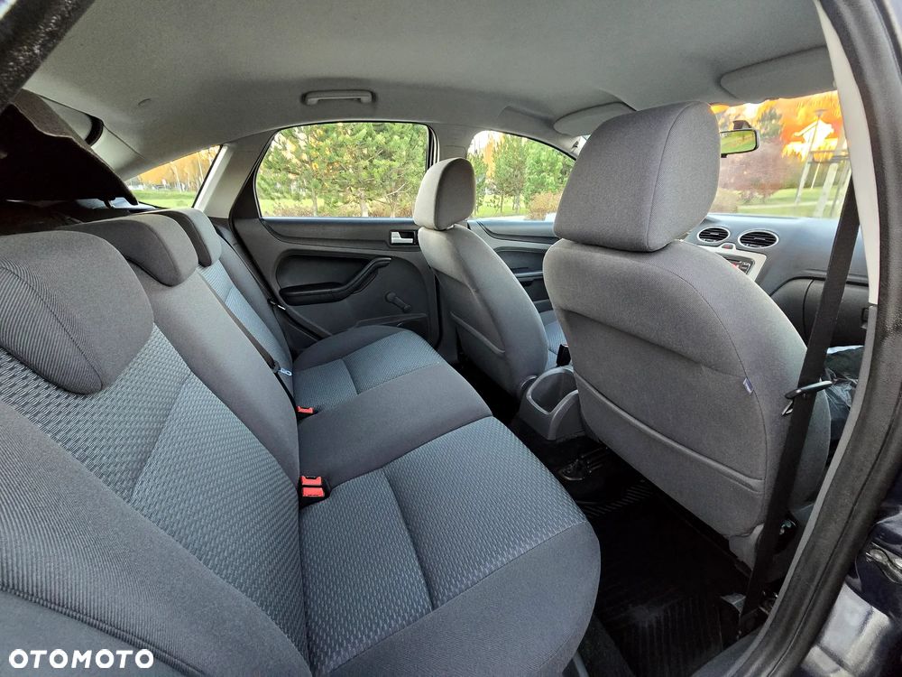 Ford Focus 1.6 Trend - 8