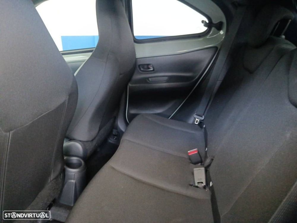 Toyota Aygo X 1.0 Envy CVT - 10