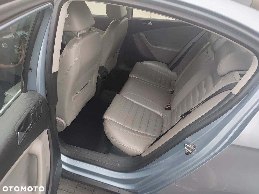 Volkswagen Passat 2.0 TDI Highline DSG - 6