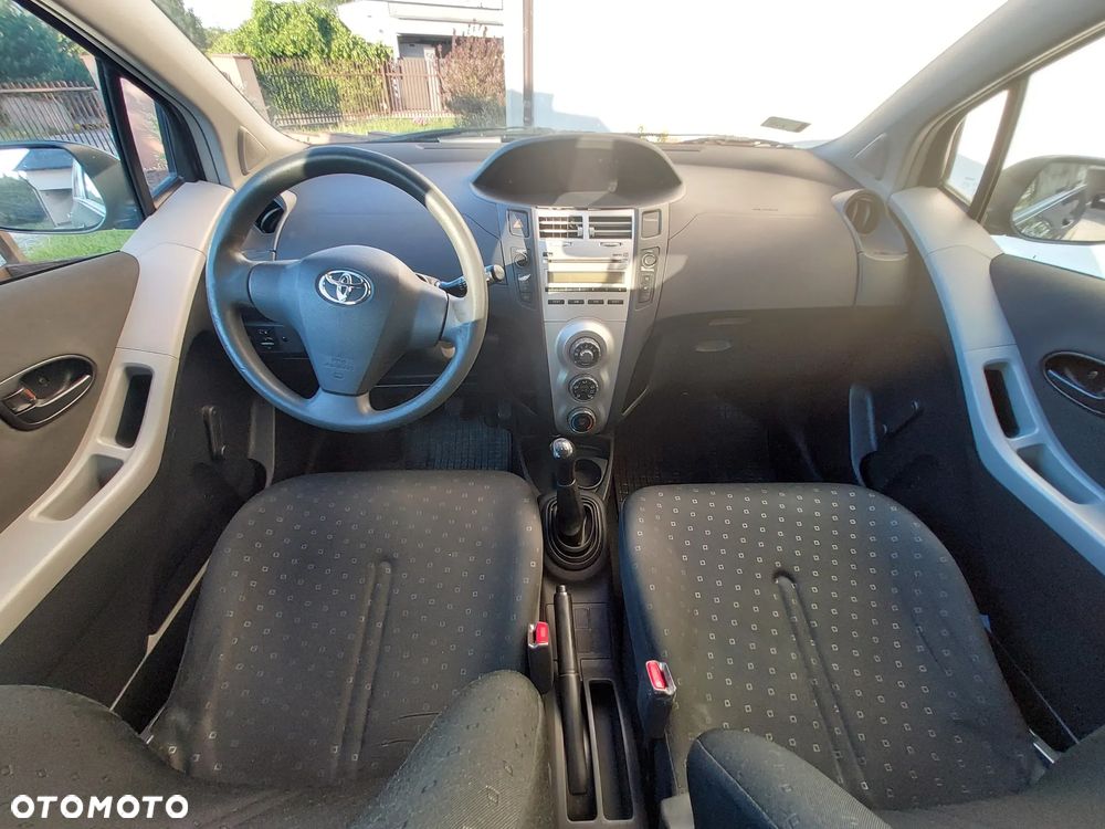 Toyota Yaris 1.0 Luna A/C - 8