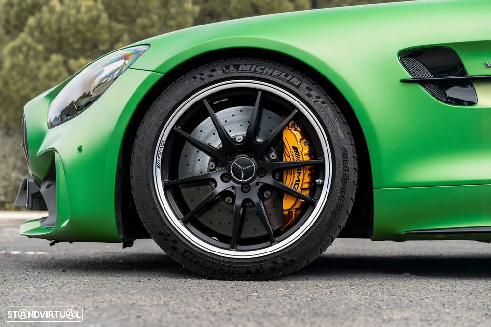 Mercedes-Benz AMG GT R - 10
