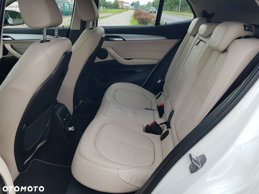 BMW X2 sDrive18d Advantage - 11