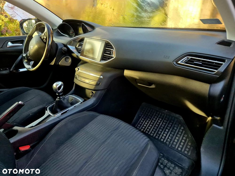 Peugeot 308 1.2 PureTech Active S&S - 4