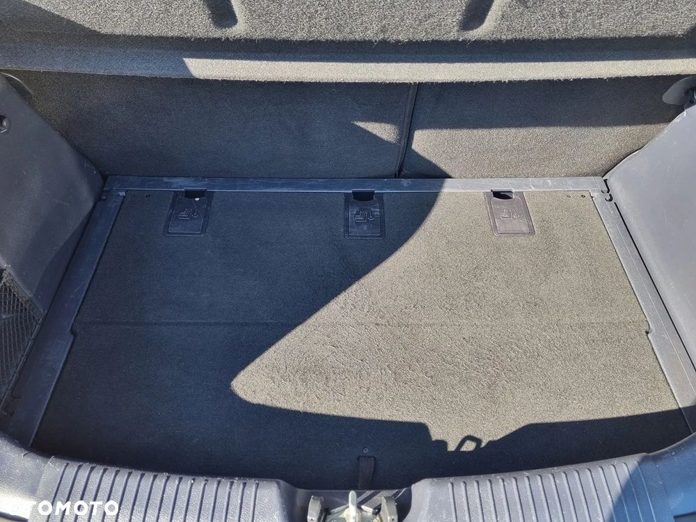 Kia Rio 1.2 Dream Team Edition - 16