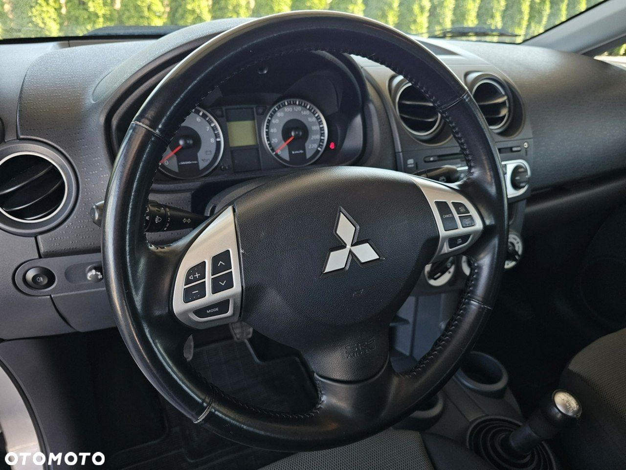 Mitsubishi Colt - 13