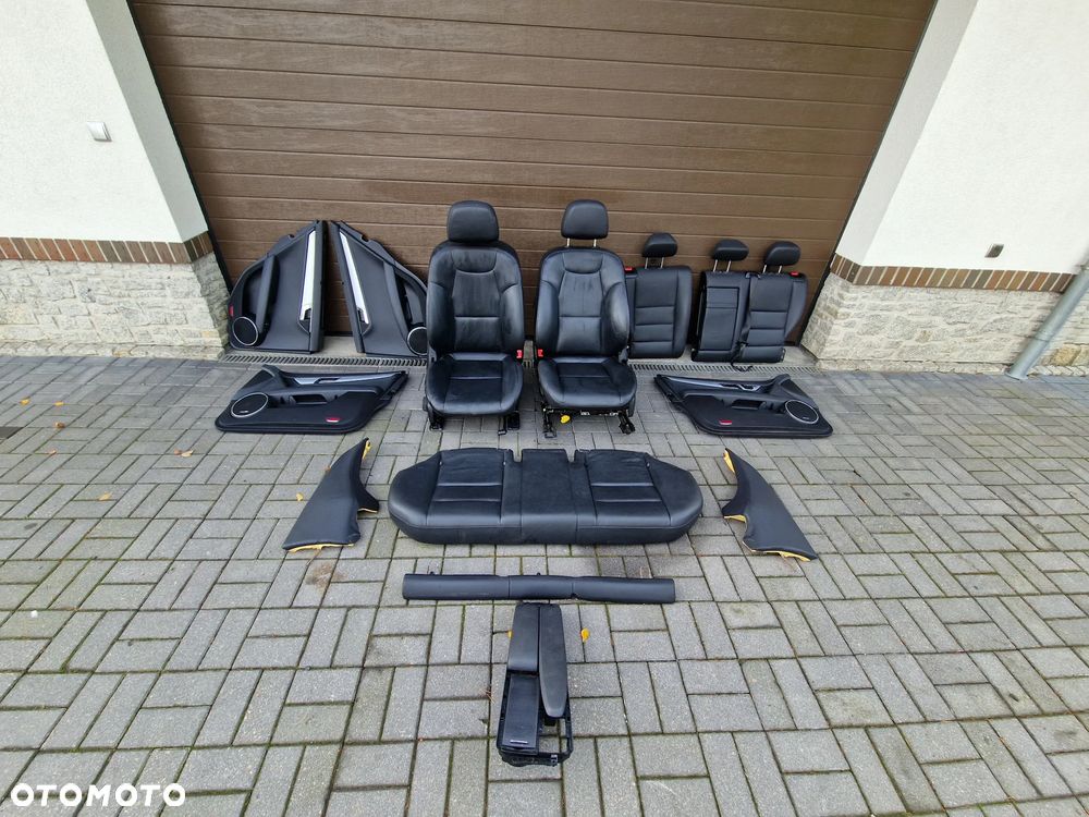 FOTEL FOTELE KANAPA TAPICERKA MERCEDES W204 C KLASA 2010r