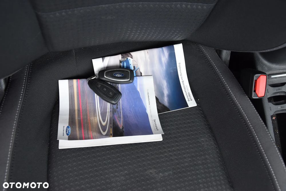 Ford Focus 1.5 EcoBlue Start-Stopp-System TITANIUM - 23