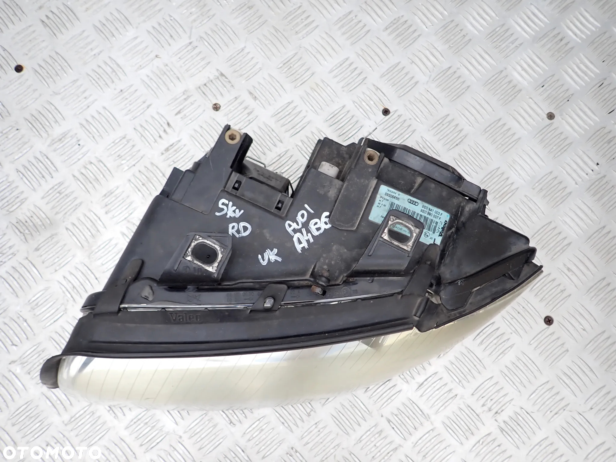 LAMPA LEWY / PRAWY PRZÓD AUDI A4 B6 8E0941004F / 8E0941003F ANGLIK - 11