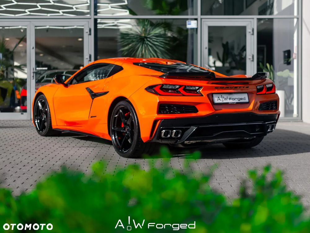 Chevrolet Corvette - 11