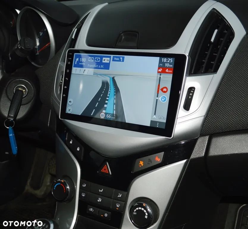 Chevrolet Cruze - 36
