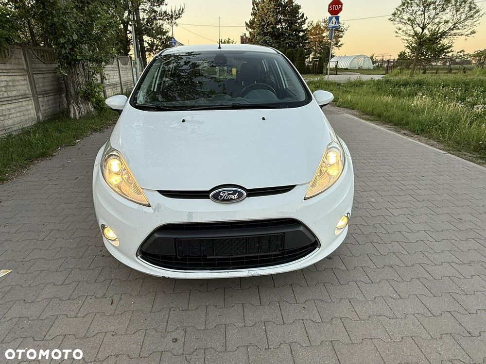 Ford Fiesta - 12