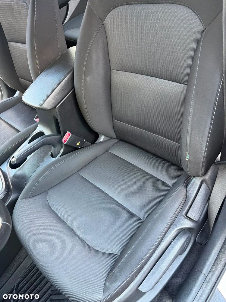 Hyundai Elantra 1.6 Comfort - 15