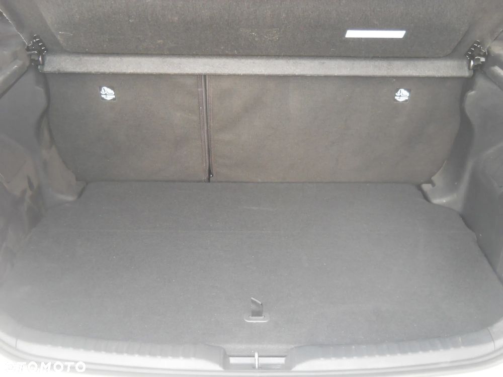 Toyota Yaris - 16