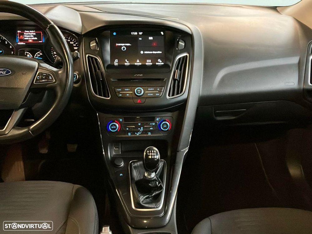 Ford Focus 1.0 EcoBoost Titanium - 10