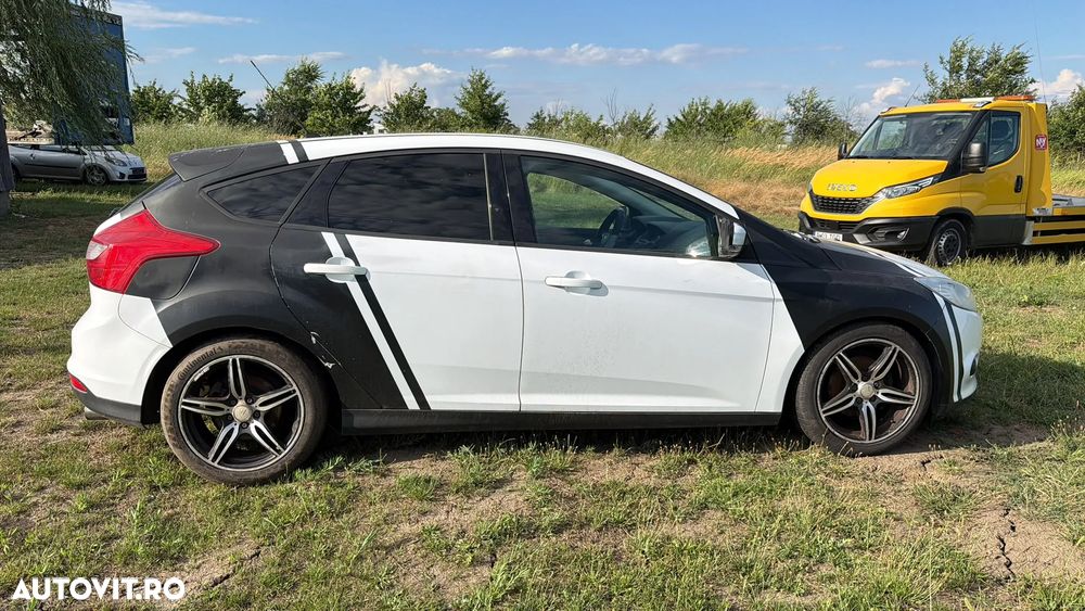 Ford Focus - 8