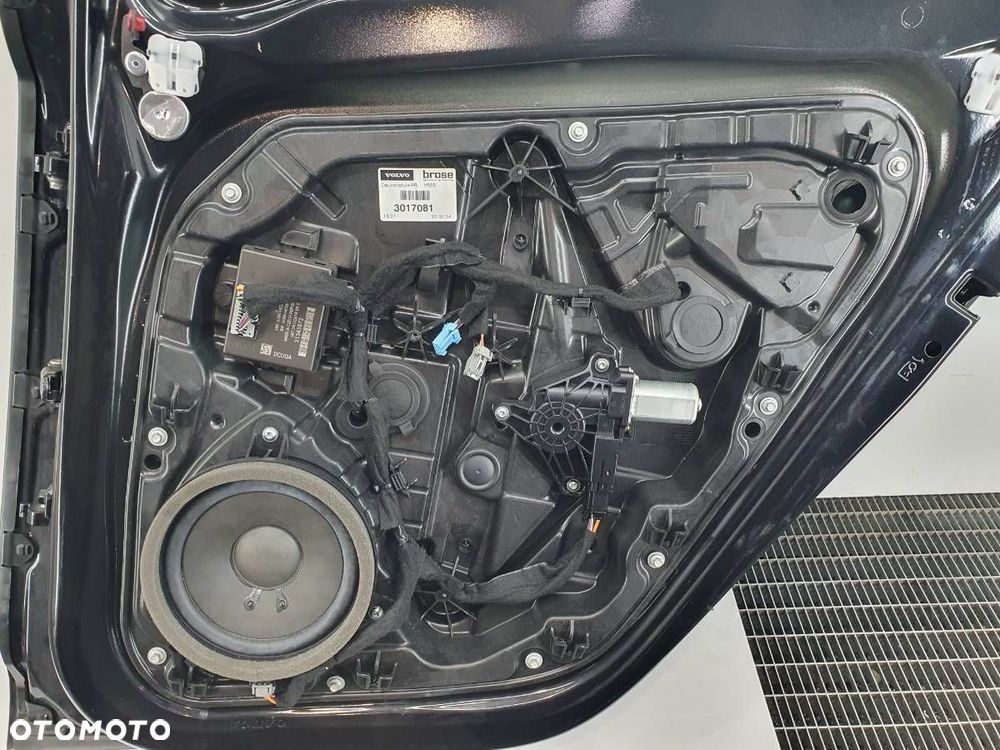 DRZWI TYŁ TYLNE PRAWE KOMPLETNE VOLVO V40 II 452 - 9