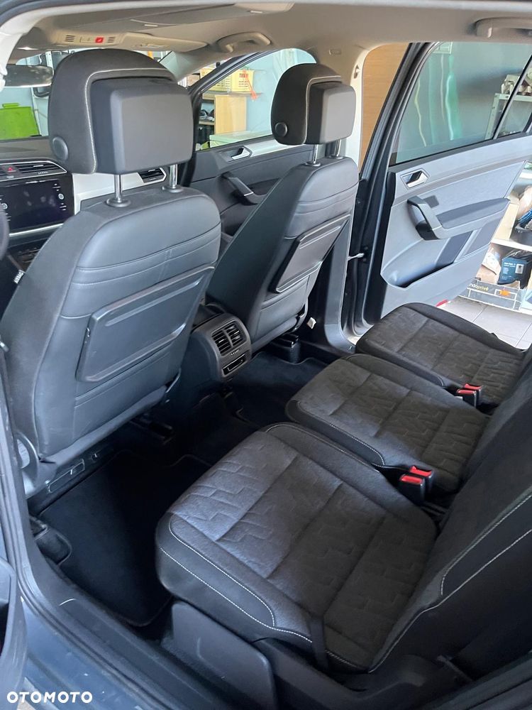 Volkswagen Touran - 10