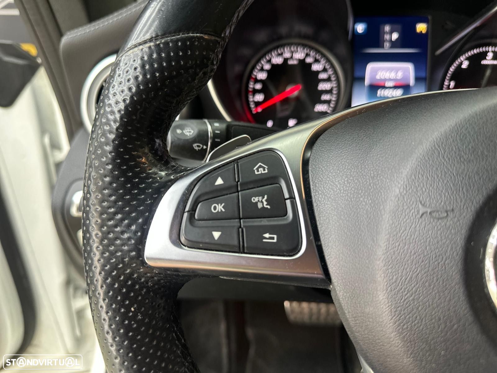 Mercedes-Benz C 250 d Coupe 9G-TRONIC AMG Line - 24