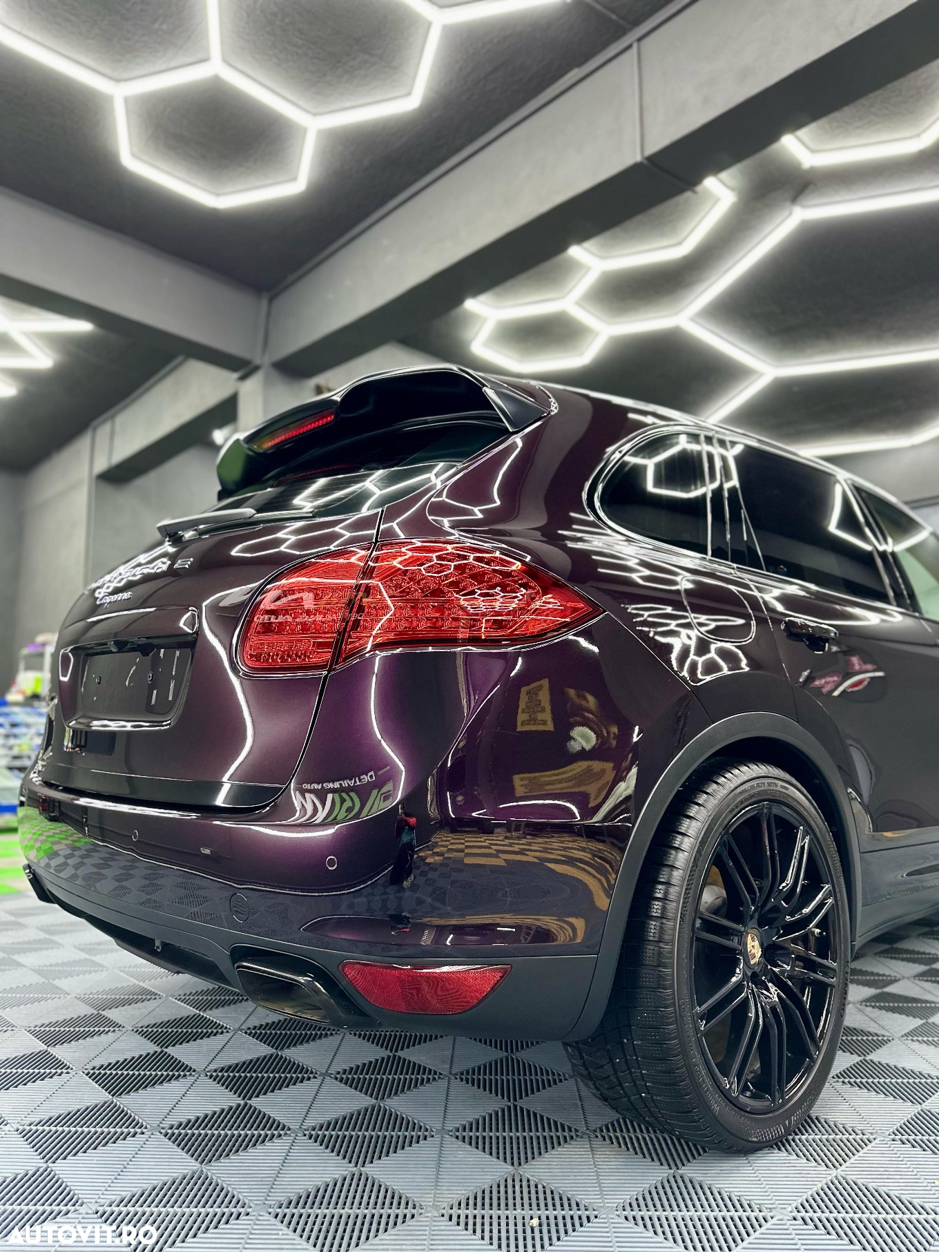 Porsche Cayenne - 4