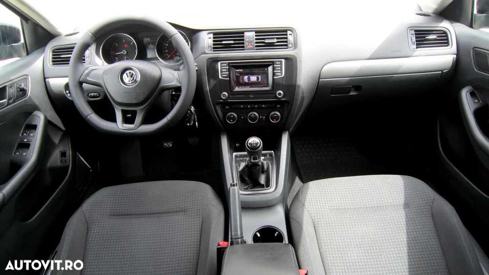 Volkswagen Jetta 2.0 TDI Comfortline - 4