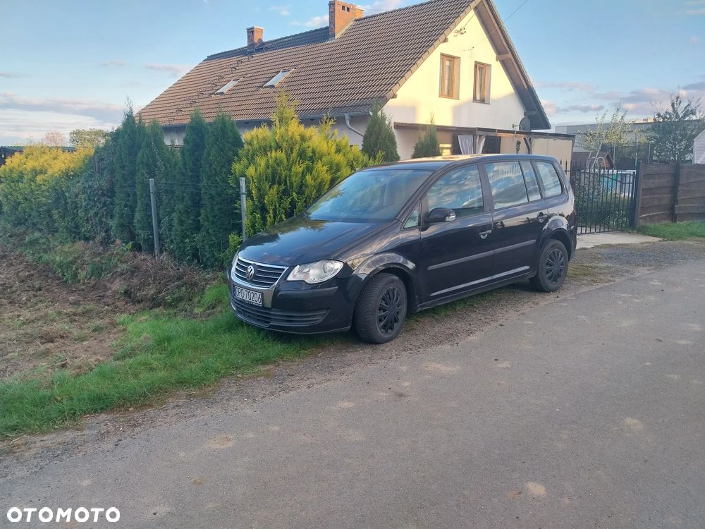 Volkswagen Touran - 1