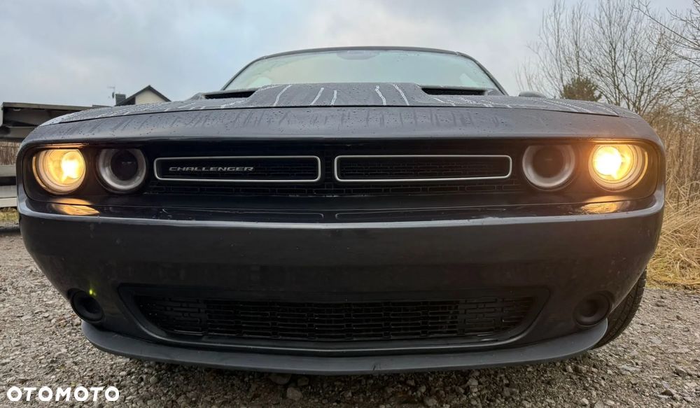 Dodge Challenger - 13