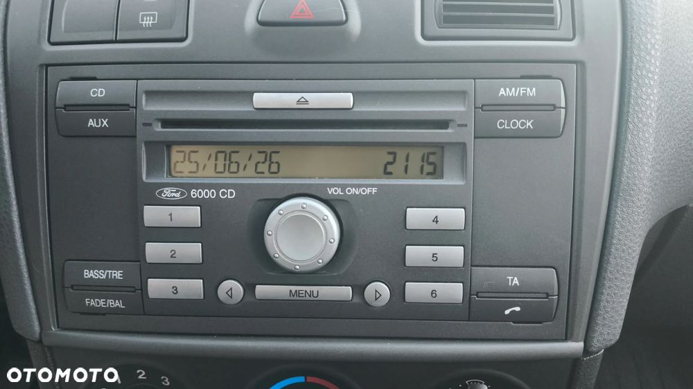 Ford Fiesta - 25