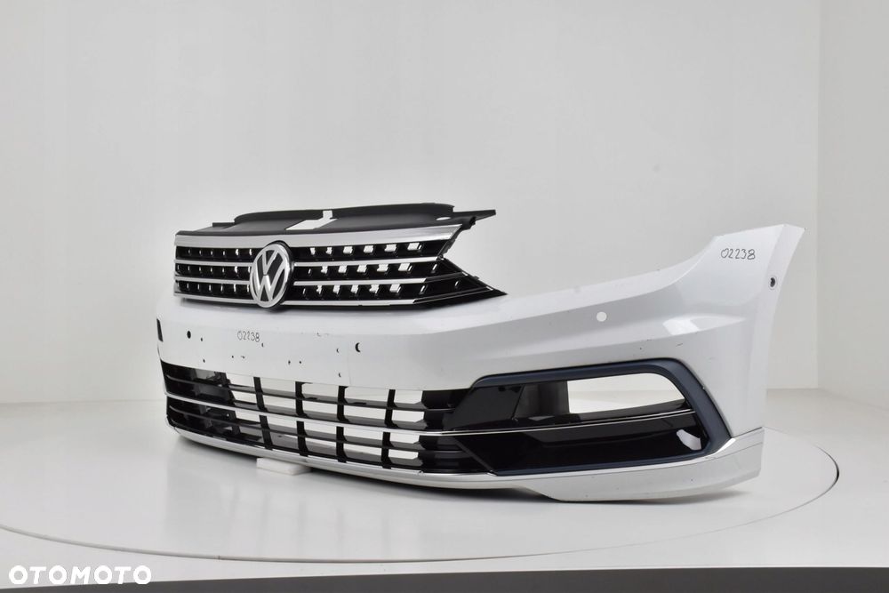 VOLKSWAGEN PASSAT B8 R-LINE PRZED LIFT 2016- ZDERZAK PRZEDNI - 2