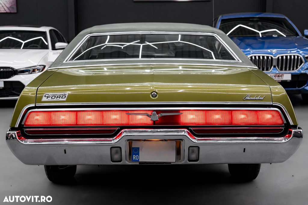 Ford Thunderbird - 18