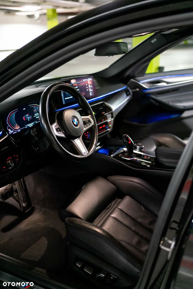BMW Seria 5 520d M Sport sport - 12