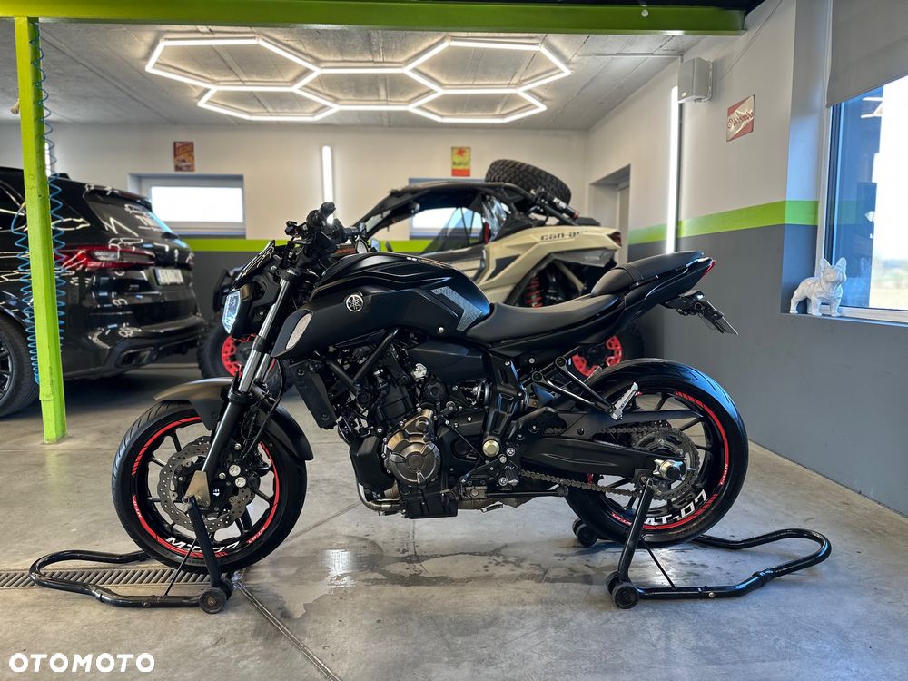 Yamaha MT - 7