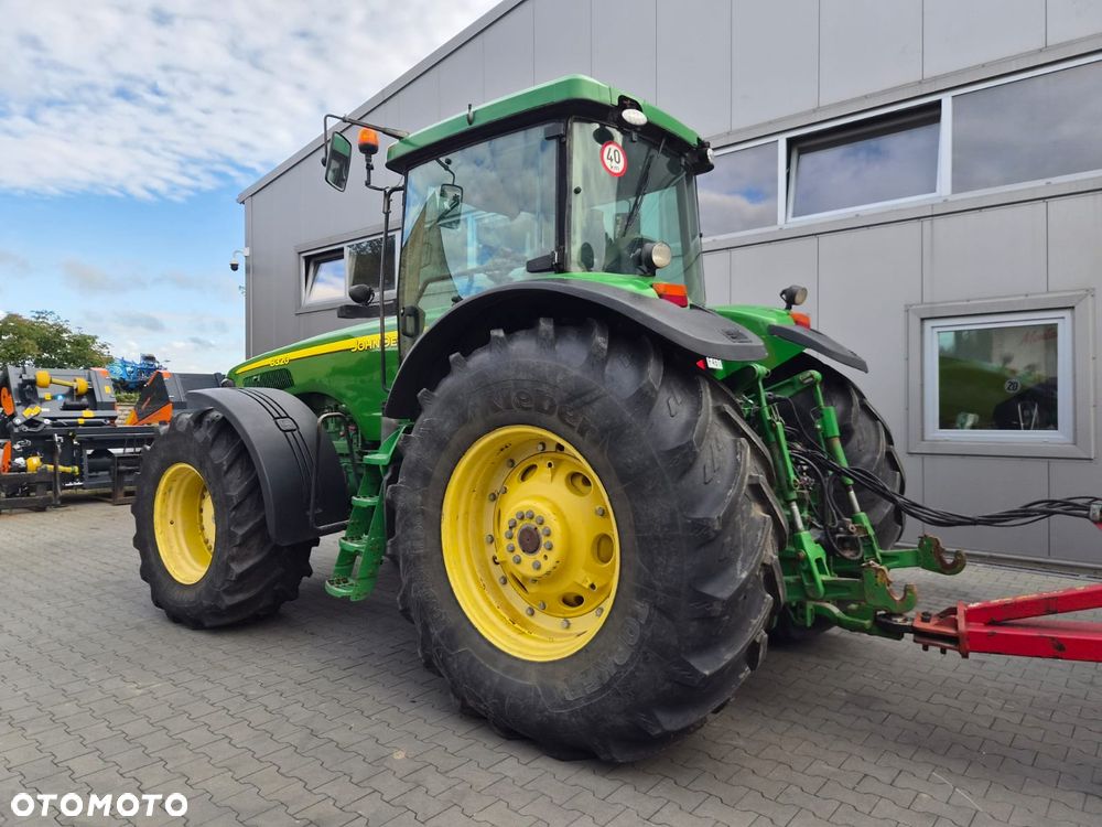 John Deere 8320 - 11