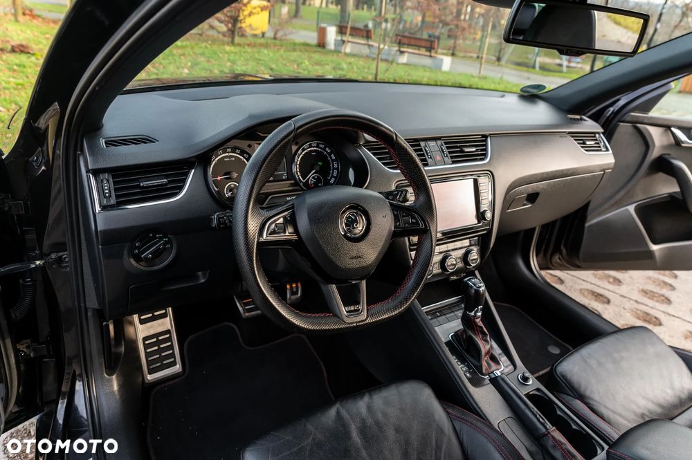 Skoda Octavia 2.0 TDI DSG RS - 30