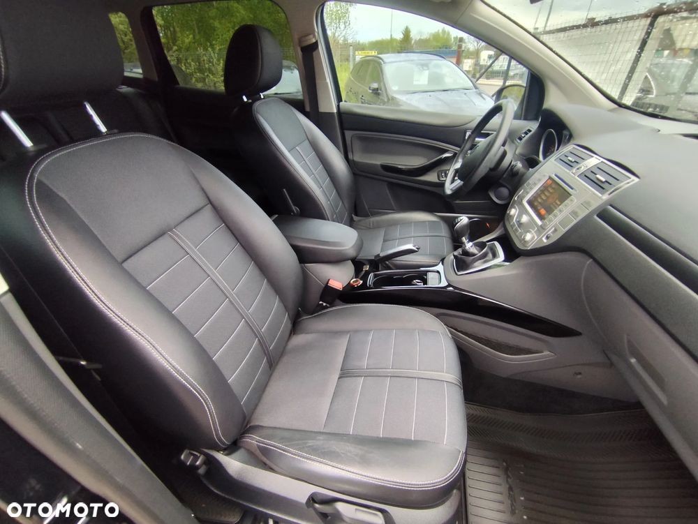 Ford Kuga 2.0 TDCi 4x4 Titanium - 30