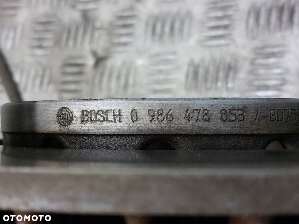 TARCZE HAMULCOWE PRZÓD + KLOCKI + ZACISKI BOSCH AUDI A3 8L 1.6 GOLF IV - 7