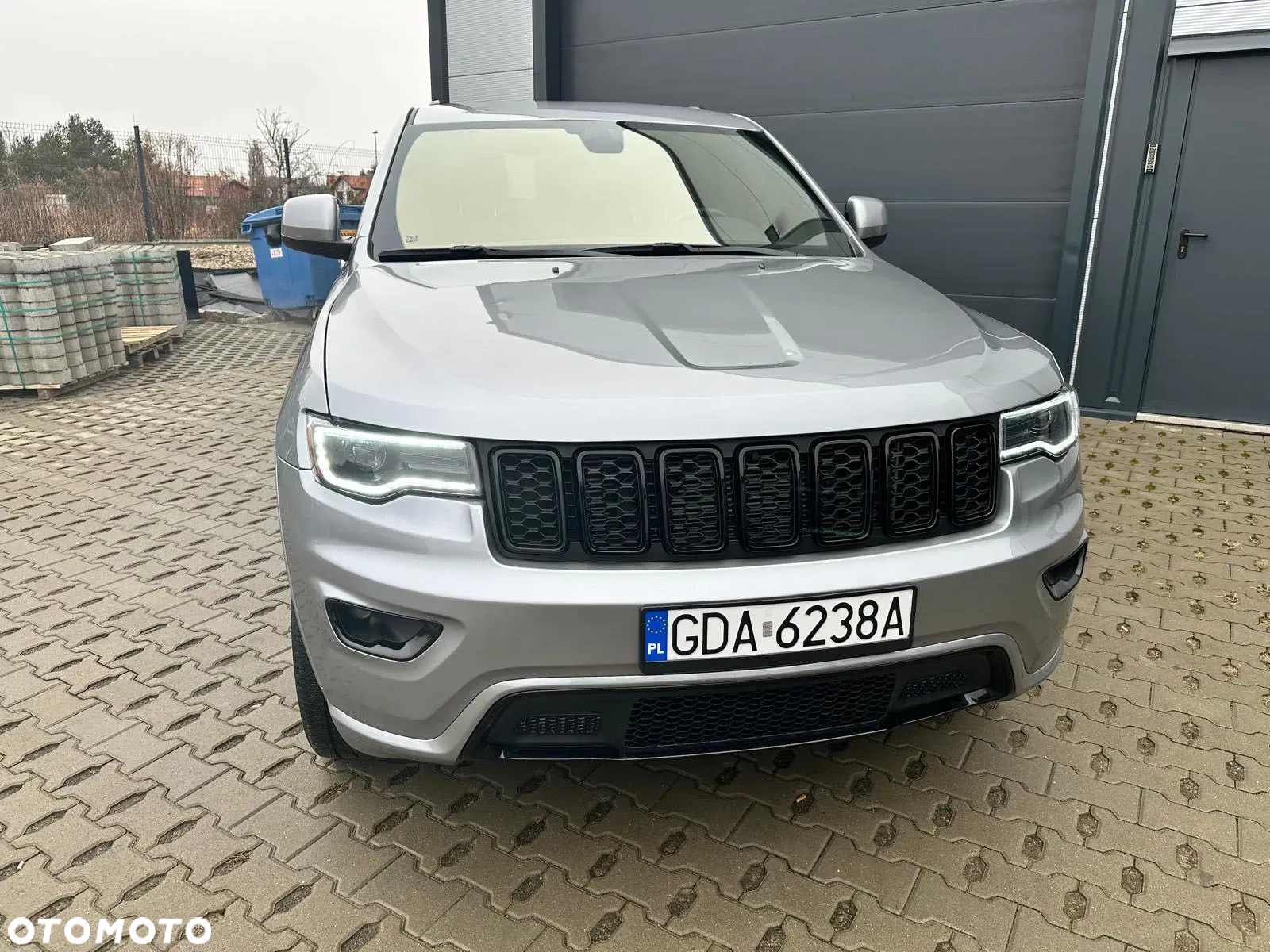 Jeep Grand Cherokee - 8