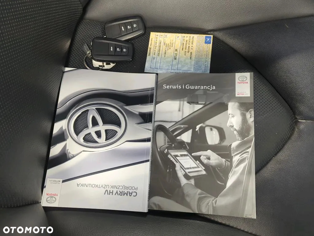 Toyota Camry 2.5 Hybrid Executive CVT - 9