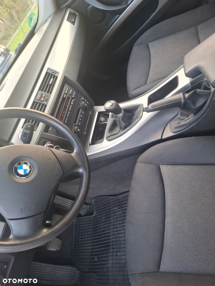 BMW Seria 3 320i - 13