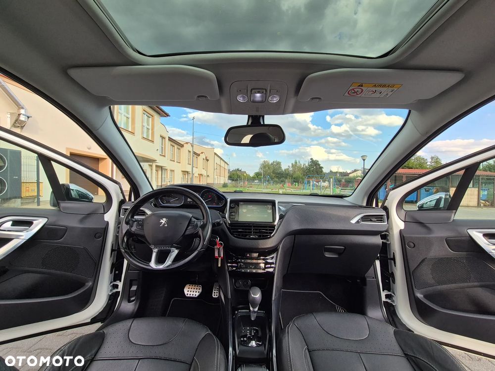 Peugeot 2008 1.2 Pure Tech Allure S&S EAT6 - 15