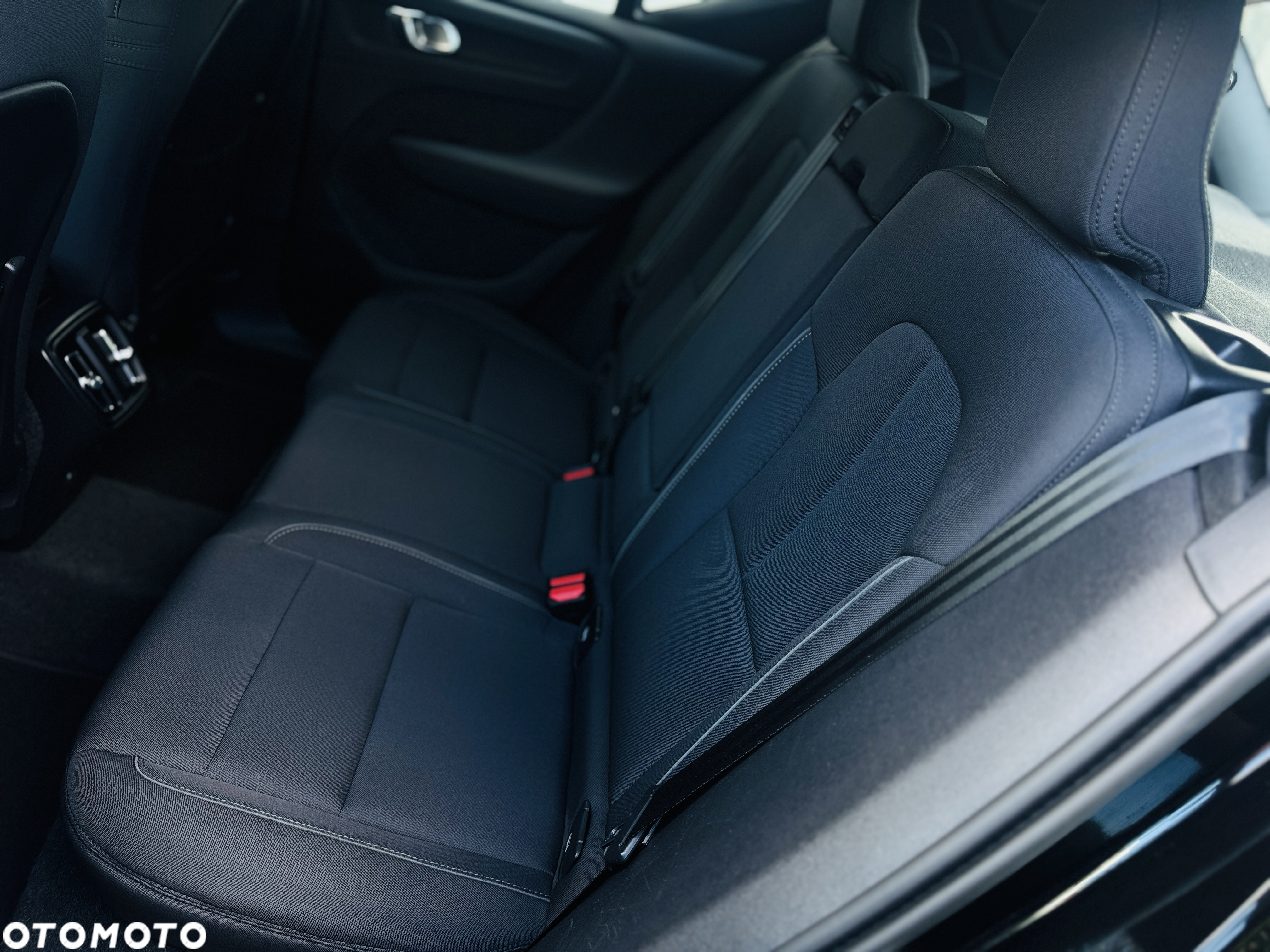 Volvo XC 40 T2 Plus Dark - 33