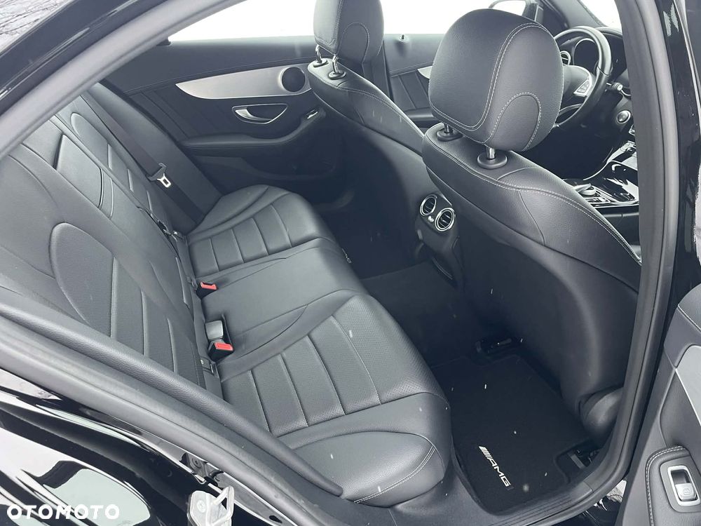 Mercedes-Benz Klasa C 200 4-Matic 7G-TRONIC - 28