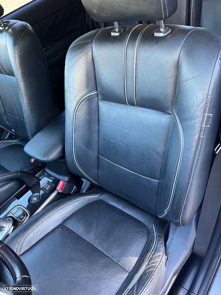 Mitsubishi Outlander - 11