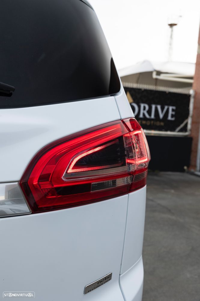 Ford S-Max 1.6 TDCi Titanium 7L - 26