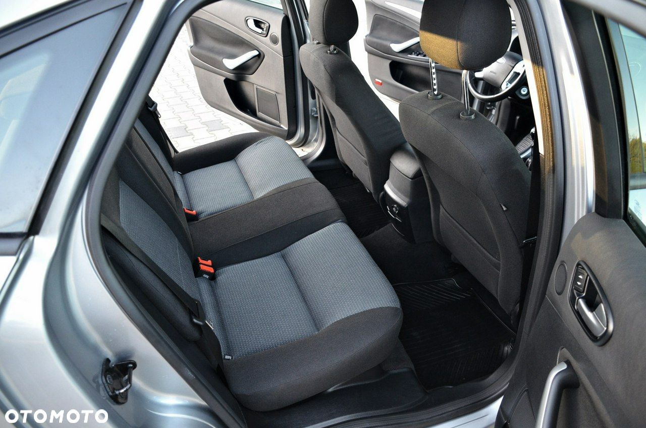 Ford Mondeo - 16
