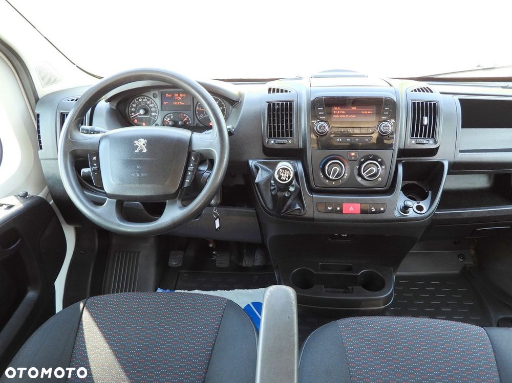 Peugeot BOXER  WYWROTKA PODWÓJNA KABINA DOKA 7 MIEJSC TEMPOMAT KLIMATYZACJA  140KM - 29