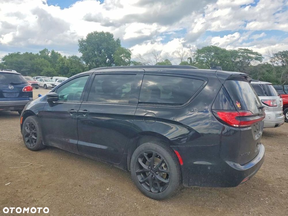 Chrysler Pacifica - 6