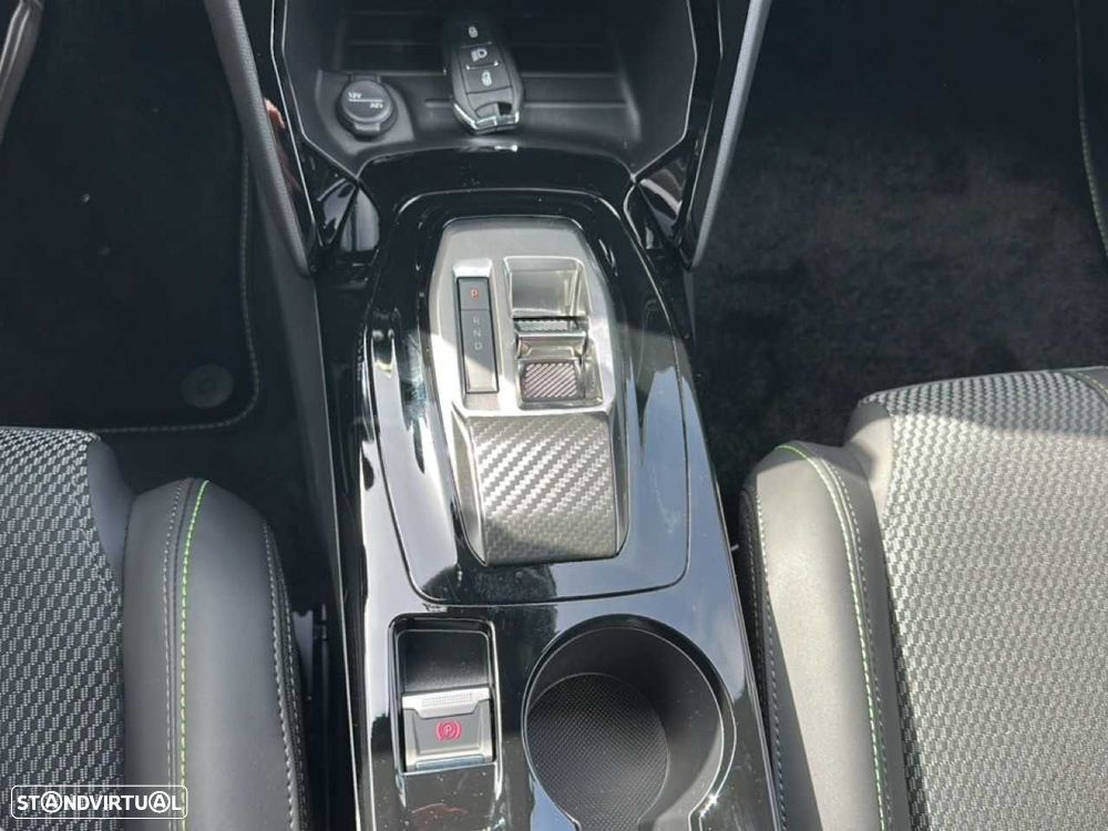 Peugeot 2008 - 17