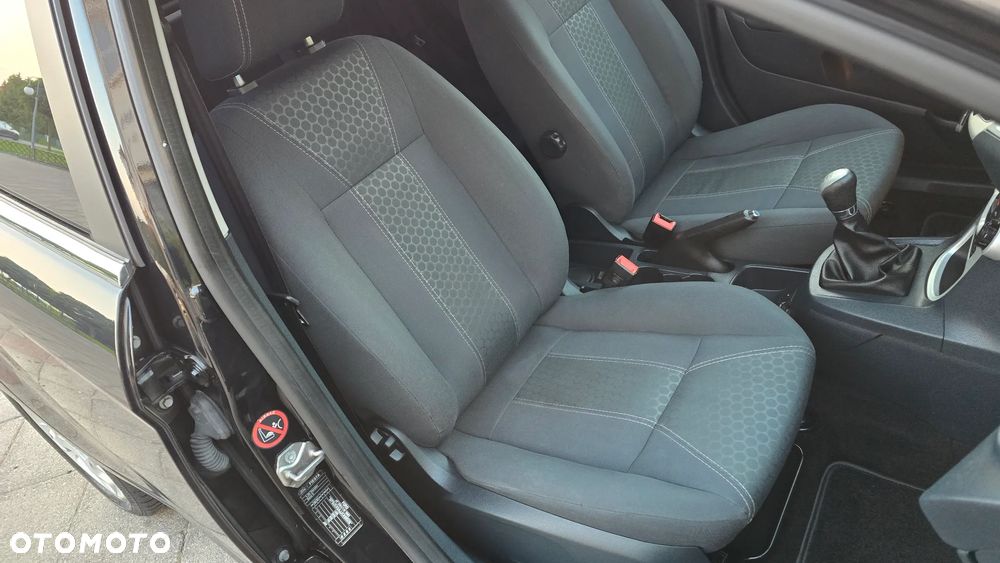 Ford Fiesta - 25